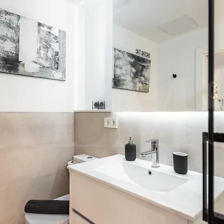 アパート Contemporary Luxe Duplex In The Heart Of By Rems マラガ