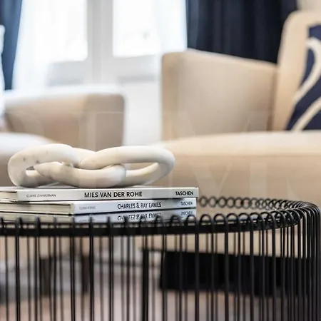 アパート Contemporary Luxe Duplex In The Heart Of By Rems